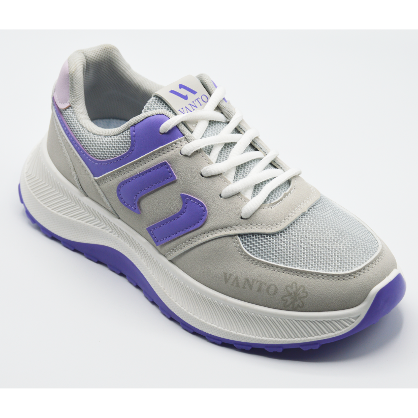 Elevate Runner Sneakers